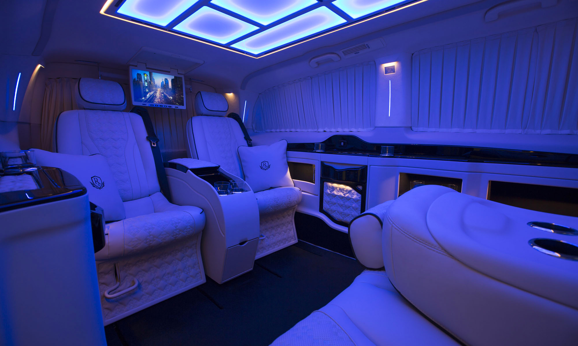 Vip-van-Mercedes-Rovelver-luxury-design